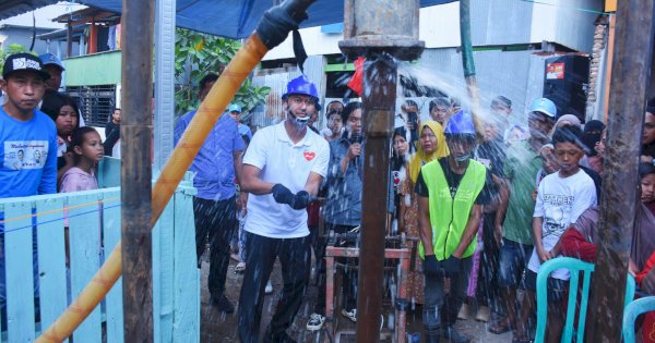 Resmikan Sumur Bor, Seto – Rezki Komitmen Penuhi Air Bersih Warga