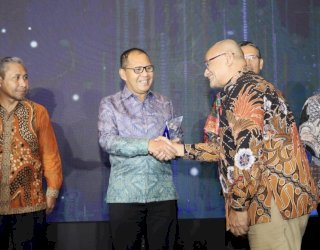 Wali Kota Makassar Danny Pomanto Raih Penghargaan Apresiasi Tokoh 2024 oleh Tempo Media