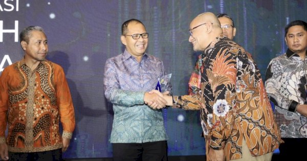 Wali Kota Makassar Danny Pomanto Raih Penghargaan Apresiasi Tokoh 2024 oleh Tempo Media