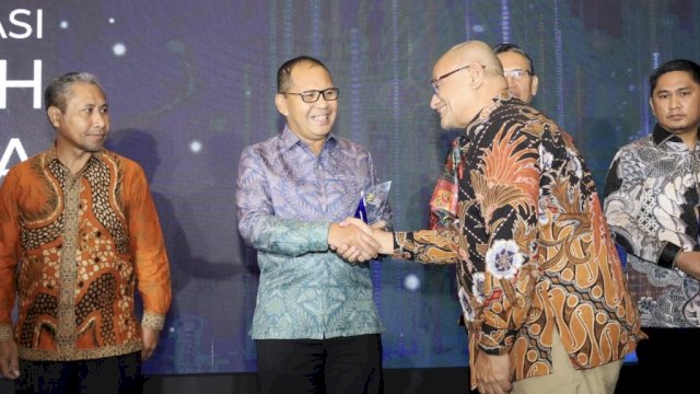 Wali Kota Makassar Danny Pomanto Raih Penghargaan Apresiasi Tokoh 2024 oleh Tempo Media