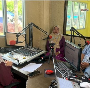 Narasumber Talkshow, Kasek Sudirman IV Didampingi Kabid Inovasi Balitbangda Makassar Bahas Inovasi Kepiting