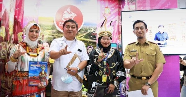 Dua Pejabat Dinas PM-PTSP Perkenalkan Inovasi PHINISITA dan DIKOPI dalam Implementasi Aksi Perubahan PKA