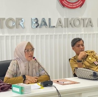 Kepala Balitbangda Makassar Buka Seminar Kemajuan, Bahas Soal Aspek Sosial