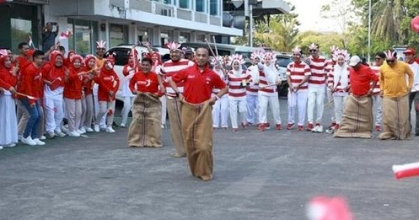 Dinas PM-PTSP Semarakkan Hari Kemerdekaan ke-79 Tahun, Adakan Lomba Joget Hingga Balap Karung