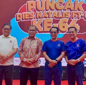 Dies Natalis ke-64 Teknik Unhas, Danny Pomanto Raih Alumni Award 2024