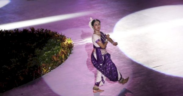 Keren! Konsulat Jenderal India Kembali Persembahkan Tari Odissi di Penutupan F8 Makassar