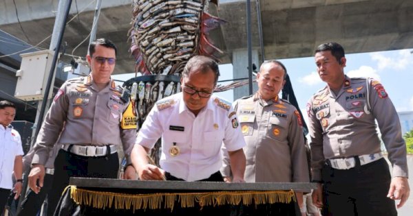 Danny Pomanto Resmikan Tugu Ikan Knalpot Brong di Fly Over, Ajak Masyarakat Tertib Berlalu Lintas