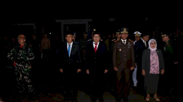 Jelang Detik-Detik Proklamasi, Danny Pomanto Ikut Apel Kehormatan dan Renungan Suci di TMP Panaikang