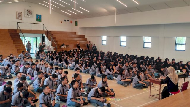 Kalla Institute Ajak Ratusan Pelajar SMAN 17 Makassar Kenali Potensi Minat dan Bakat