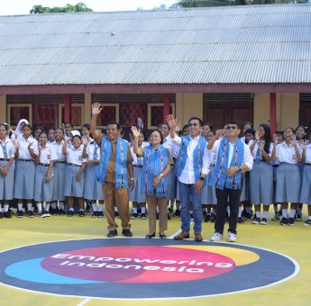 Karyawan IOH Dirikan Bangunan ECO untuk Sekolah di Ambon