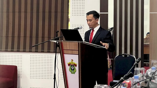 Kepala Dinas PM-PTSP Kota Makassar Helmy Budiman 