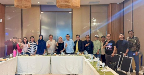 Perkuat Visi-Misi, Seto-Rezki Didukung Rocky Gerung Hadirkan Solusi Nyata untuk Makassar