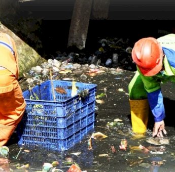 Antisipasi Banjir, Kecamatan Mamajang Gelar Aksi Sabtu Bersih di Kanal Bhayangkara