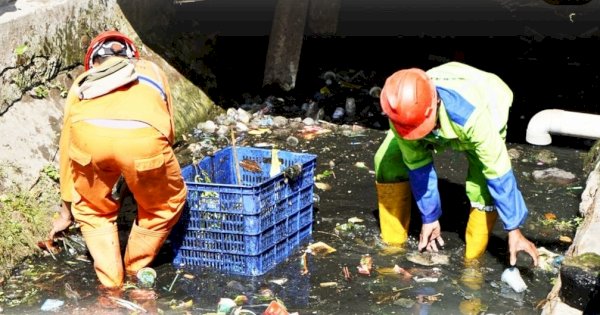 Antisipasi Banjir, Kecamatan Mamajang Gelar Aksi Sabtu Bersih di Kanal Bhayangkara