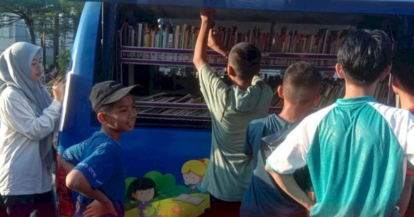 Dinas Perpustakaan Makassar Hadirkan Mobil Perpustakaan Keliling di CFD Boulevard