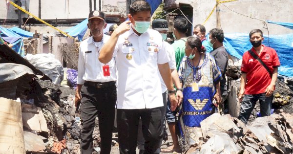 Pjs Wali Kota Pastikan Bantuan Logistik bagi Korban Kebakaran di Laiya Terpenuhi