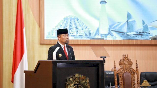 Hadir di Rapat Paripurna Pertama, Pjs Wali Kota Makassar Serukan Sosialisasikan Pilkada Bijak dan Damai