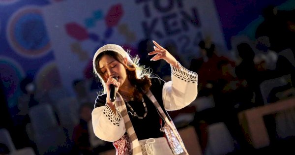 Penyanyi Asal Toraja Mey Christine, Inspirasi Anak-Anak Muda di Panggung F8 Makassar