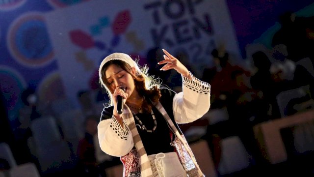 Penyanyi Asal Toraja Mey Christine, Inspirasi Anak-Anak Muda di Panggung F8 Makassar