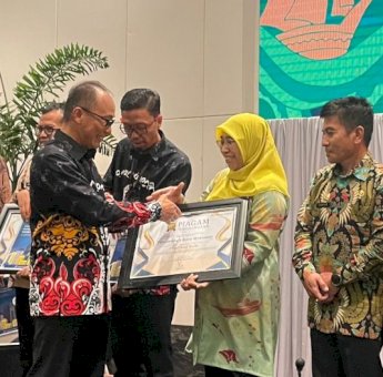 Capaian Indeks Pembangunan Statistik Makassar Predikat Terbaik, Pemkot Makassar Diganjar Penghargaan