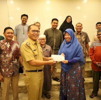 Pemkot Makassar Berangkatkan Ibadah Umroh 20 Pengurus Masjid