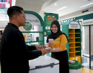 HOWLLA! Merchant FnB Bagi-bagi Produk Gratis di Booth Kallafriends MaRI