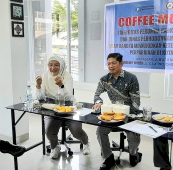Danny Pomanto dan Perumda Parkir Makassar Raih Penghargaan Pembina BUMD dan TOP BUMD Awards 2024