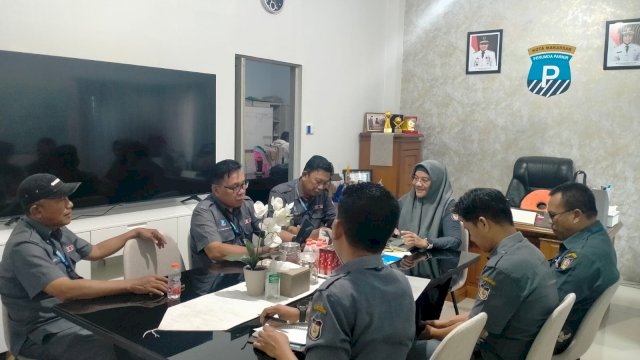 Perumda Parkir Makassar Bakal Coret Jukir yang Tak Ambil Rompi dan Id Card