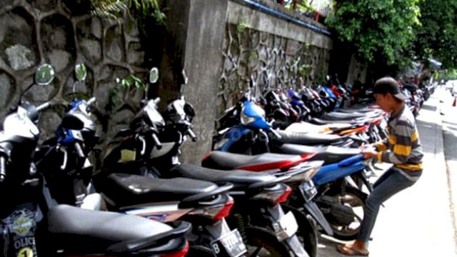 PD Parkir Makassar Raya Mulai Razia Parkir Liar