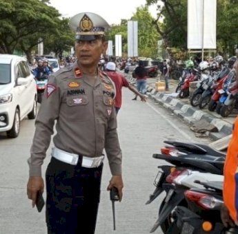 Tim Gabungan Perumda Parkir Makassar Raya Tertibkan Parkir di Area Konser PIPO