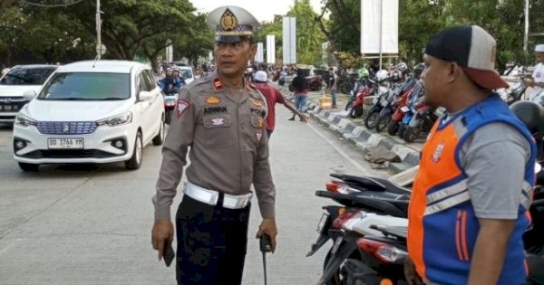 Tim Gabungan Perumda Parkir Makassar Raya Tertibkan Parkir di Area Konser PIPO