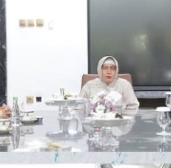 Plt Kepala DPPKB Kota Makassar Hadiri Pertemuan Strategis Bersama BKKBN Pusat dan Provinsi