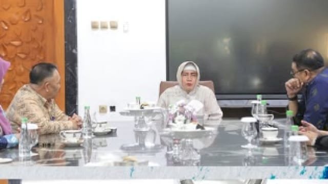 Plt Kepala DPPKB Kota Makassar Hadiri Pertemuan Strategis Bersama BKKBN Pusat dan Provinsi