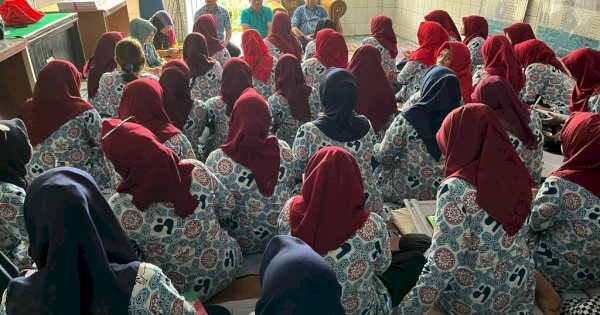 Plt Kepala DPPKB Makassar Sambangi Wajo dan Ujung Pandang