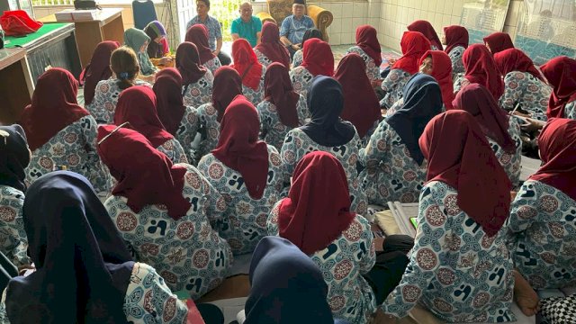 Plt Kepala DPPKB Makassar Sambangi Wajo dan Ujung Pandang