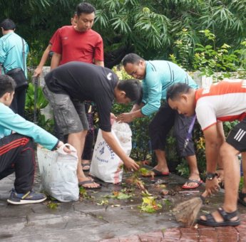 DPPKB Kota Makassar Pimpin Kerja Bakti: Hadirkan Kebersihan dan Solidaritas