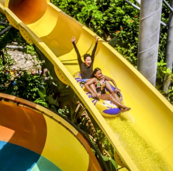 Januari Seru: Promo Nyebur Spesial Tahun Baru di Bugis Waterpark Adventure