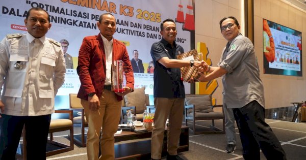 Bulan K3, Dirut Semen Tonasa Jadi Narasumber Seminar K3