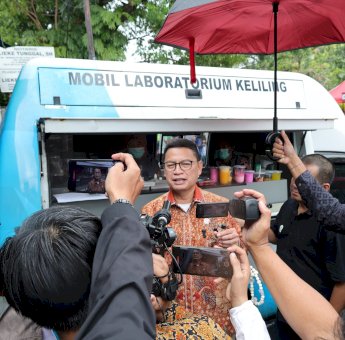 Pastikan Takjil Buka Puasa Aman, Kepala BPOM RI Sidak Sentra Jajanan di Mappanyukki-Makassar