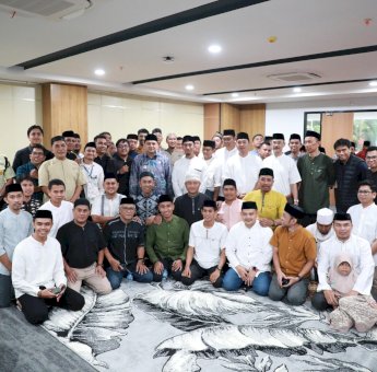 Appi-Aliyah Hadiri Pengajian dan Buka Puasa Keluarga Besar Dinas PM-PTSP, Momentum Rekatkan Kebersamaan