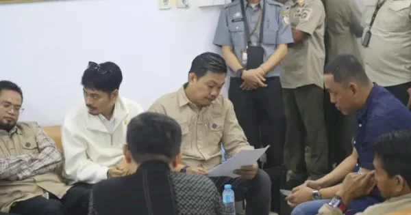 Diduga Langgar Aturan, Komisi A DPRD Makassar Sidak Gudang Plastik Toko Indah