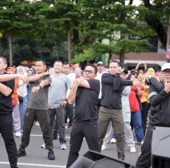 Pasca Lebaran Idulfitri, Munafri Arifuddin Olahraga Bareng Warga di CFD Jenderal Sudirman