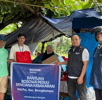 Bukti Kepedulian, Bosowa Salurkan Bantuan ke Korban Kebakaran di Dua Kecamatan
