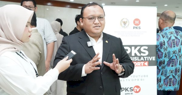 Kholid Soroti Ekonomi Global, Minta Kebijakan Impor Lebih Selektif
