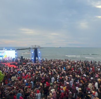 Rayakan Kemenangan di Tengah Hujan, Munafri Komitmen Bangun Makassar Secara Adil