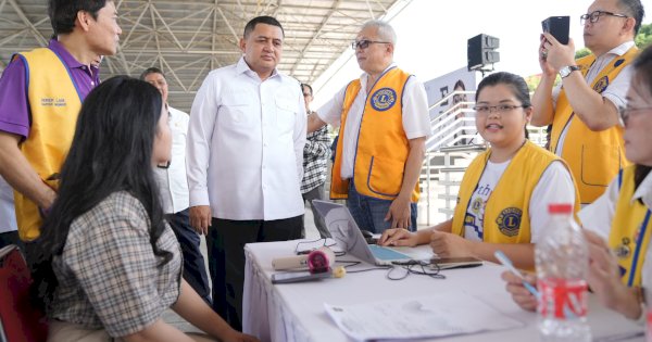 Pemkot Makassar dan Lions Club Bagikan 20.000 Kacamata Gratis untuk Siswa SD-SMP