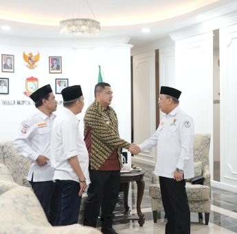 Munafri Dukung Revisi Perda Zakat, Dorong Modernisasi Pengelolaan Dana Umat