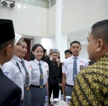 Munafri Kukuhkan Duta Pancasila dan Paskibraka Kota Makassar 2025&ndash;2029