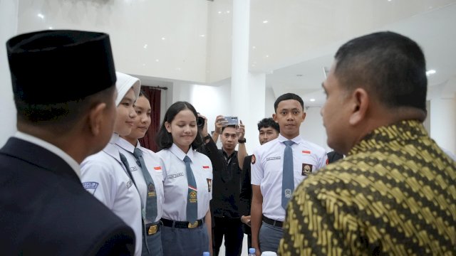 Munafri Kukuhkan Duta Pancasila dan Paskibraka Kota Makassar 2025&ndash;2029