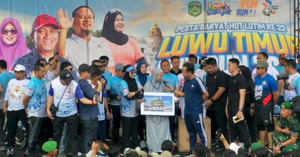 Tangis Haru Warnai Fun Run Luwu Timur 2025, Bidan Nurlina Raih Hadiah Umrah dari Gubernur Sulsel